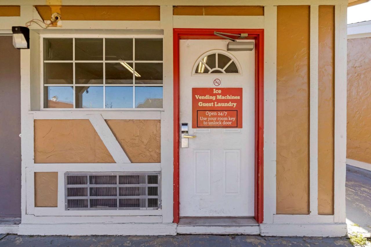 Econo Lodge Pryor Creek Exterior foto