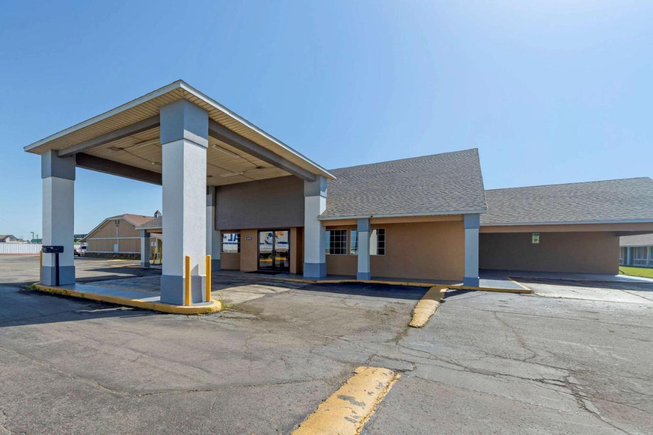 Econo Lodge Pryor Creek Exterior foto