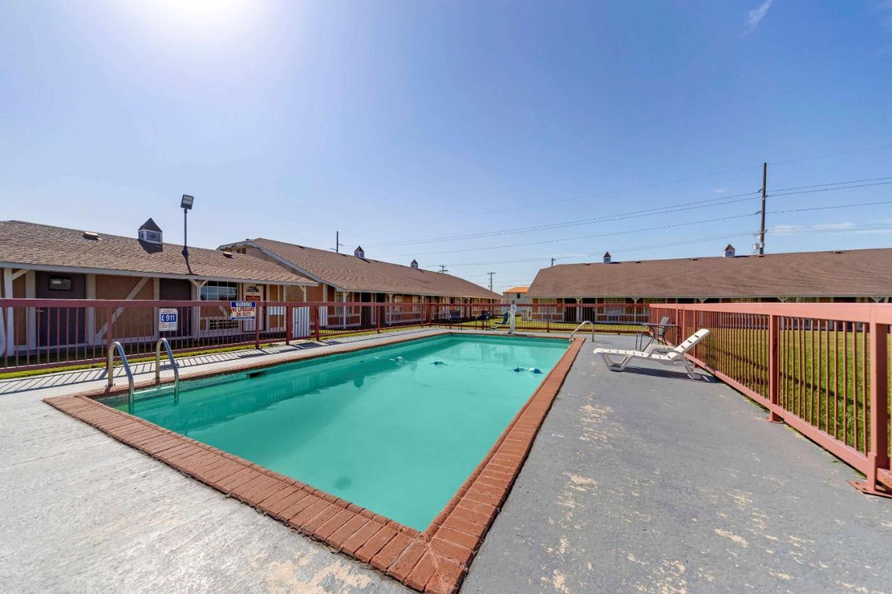 Econo Lodge Pryor Creek Exterior foto