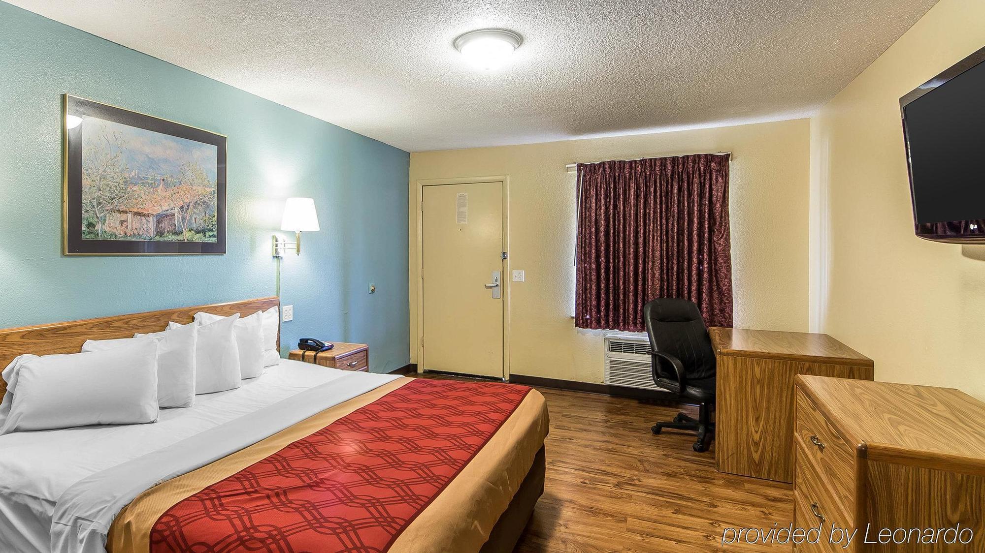 Econo Lodge Pryor Creek Exterior foto