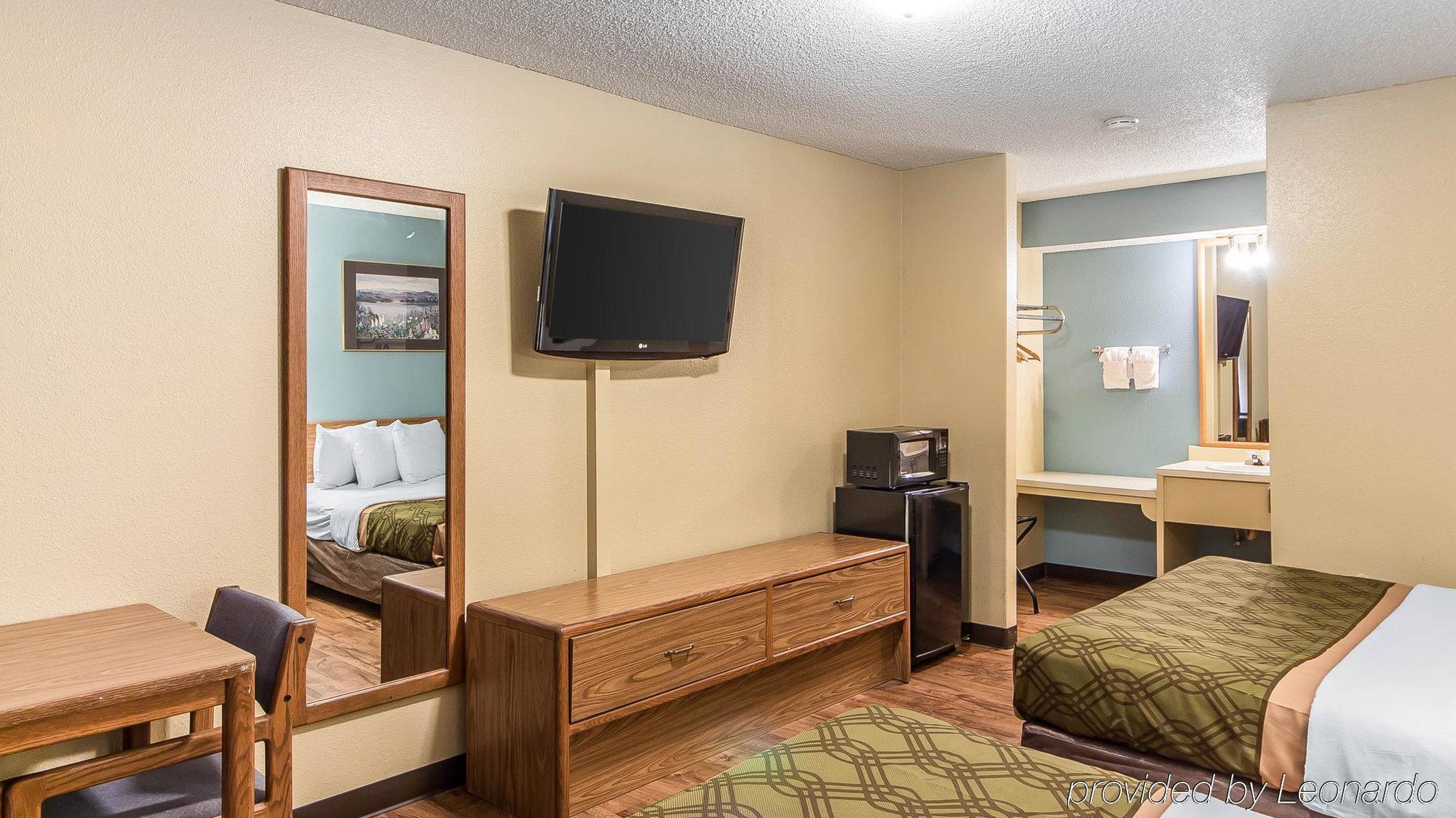 Econo Lodge Pryor Creek Exterior foto