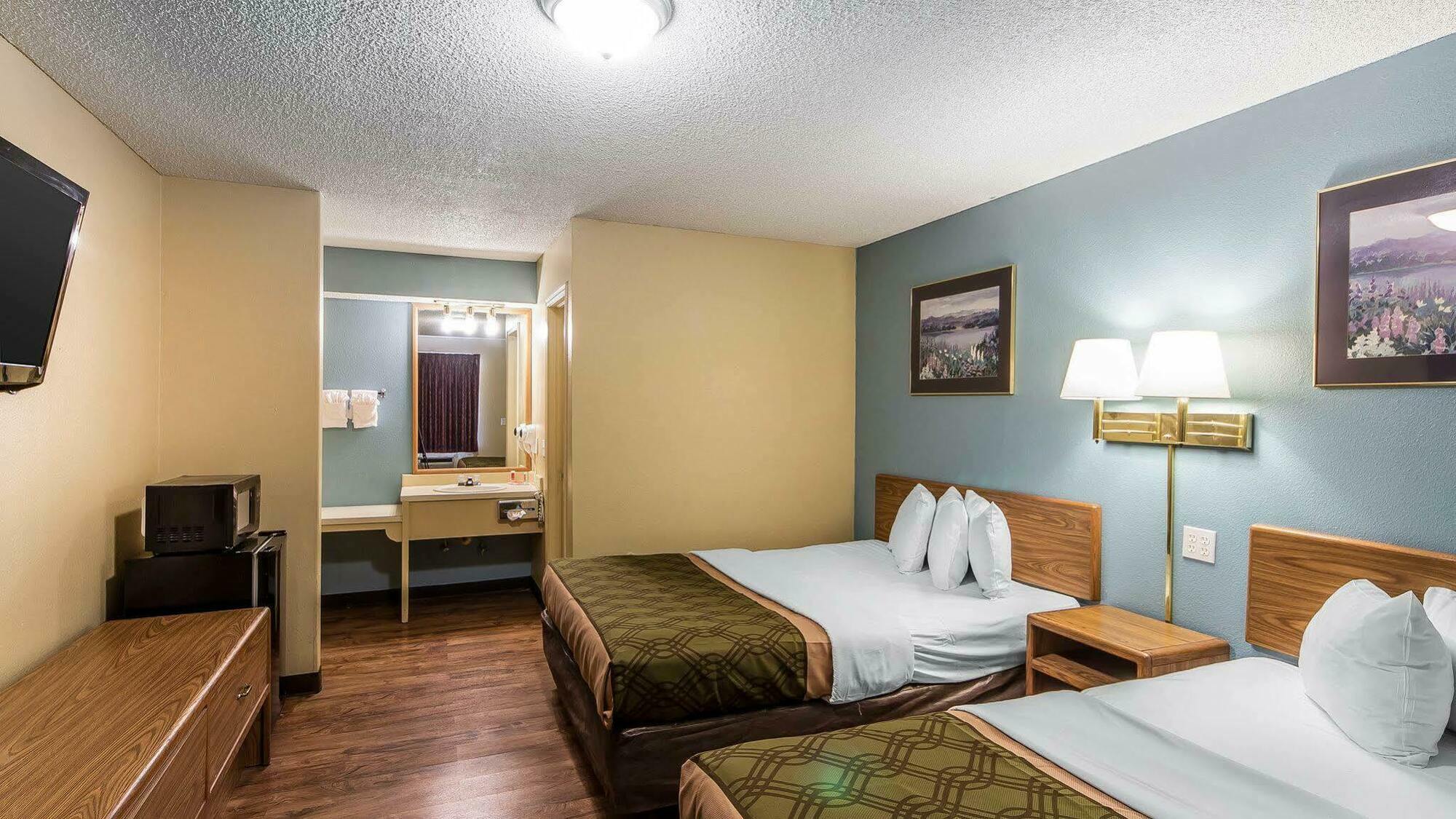 Econo Lodge Pryor Creek Exterior foto